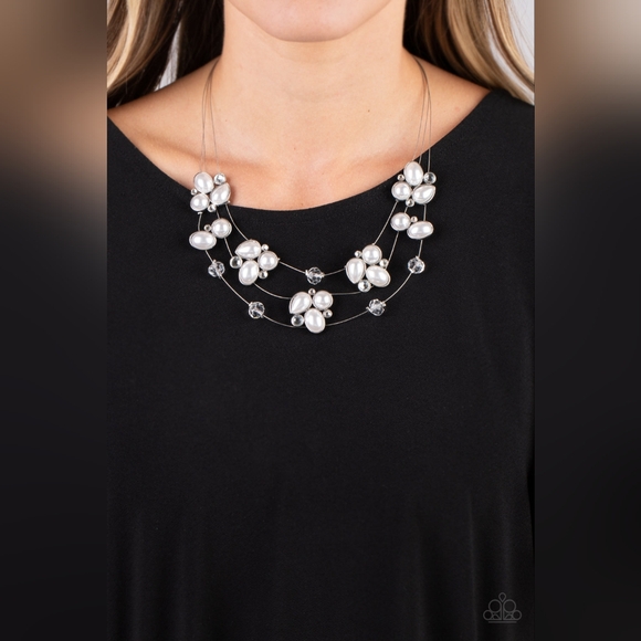 Snow Angels Necklace - Picture 1 of 4